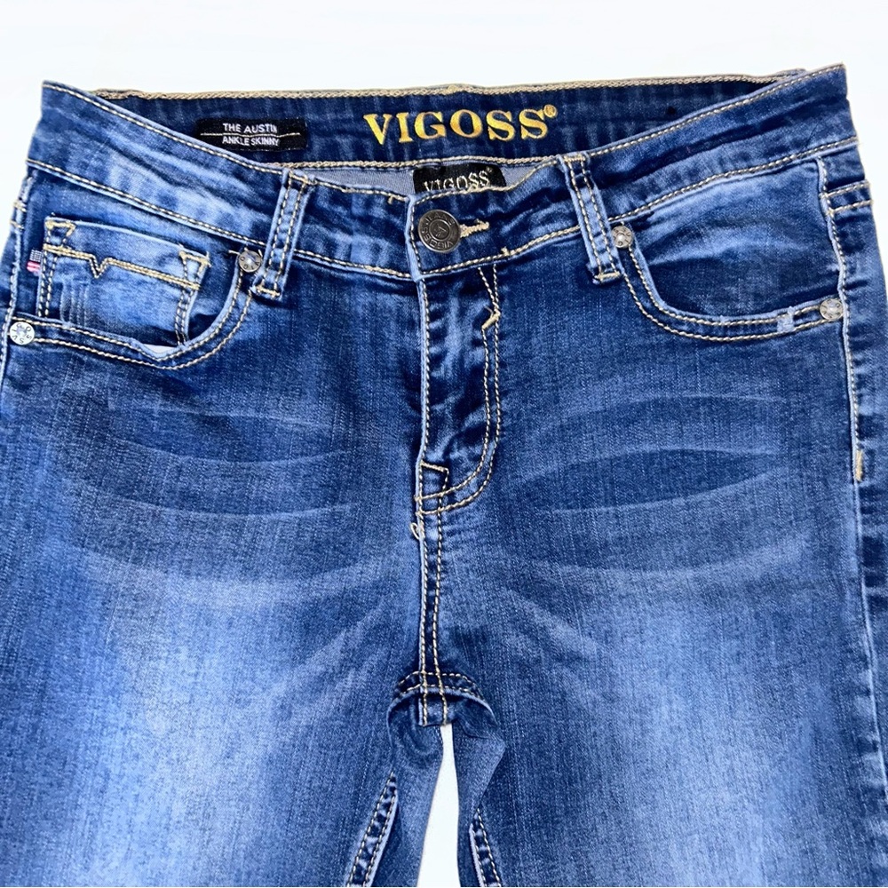 Distressed patched Skinny Jeans